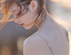 世俱杯参赛资格-团队战车碾碎豪门神话，孤星爆发照亮绿茵天空，现代足球的双面启示