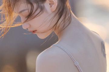 世俱杯参赛资格-团队战车碾碎豪门神话，孤星爆发照亮绿茵天空，现代足球的双面启示