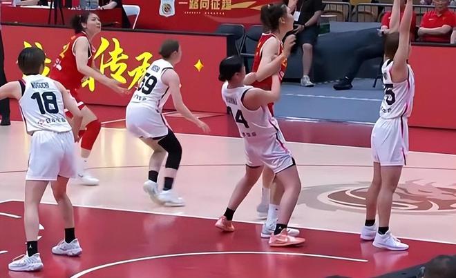 世俱杯改制-瞩目之战:新西兰队火热登场的简单介绍