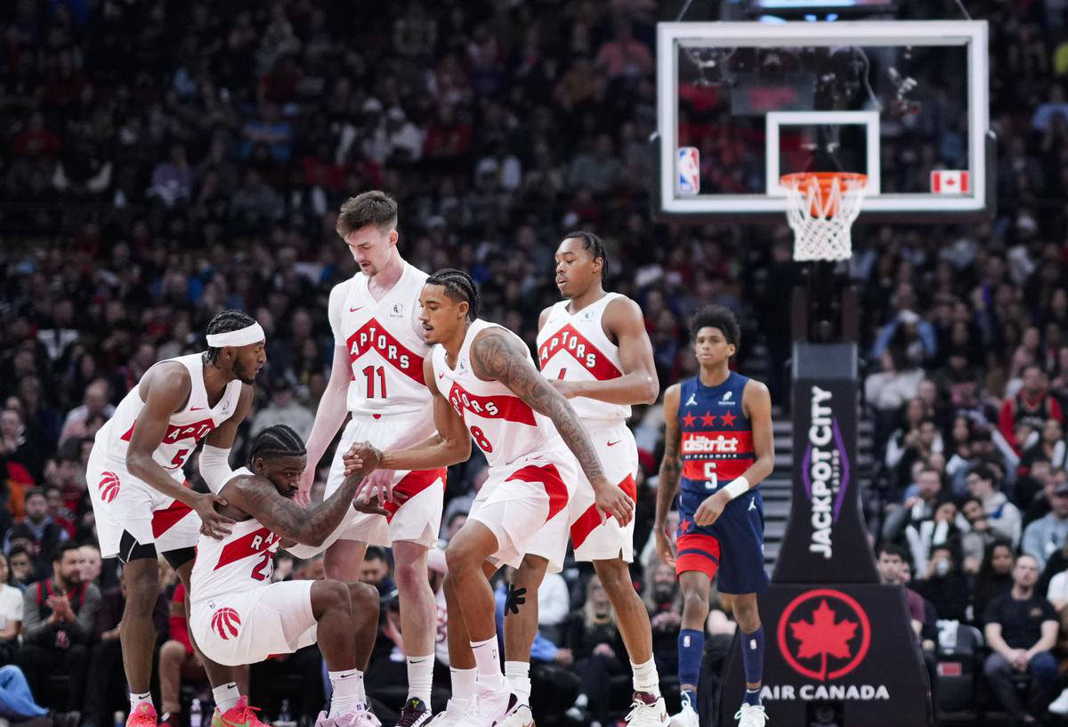 世俱杯决赛-猛龙客场战胜篮网，继续领跑东部