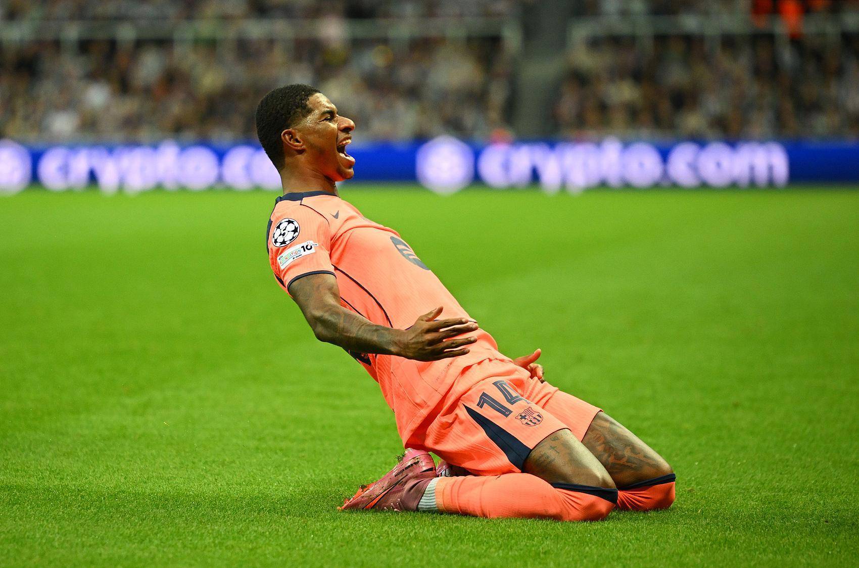 世俱杯参赛资格-土耳其险胜巴萨，伊布惊艳四座